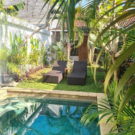 Hostel The Jungle House Canggu Exterior foto