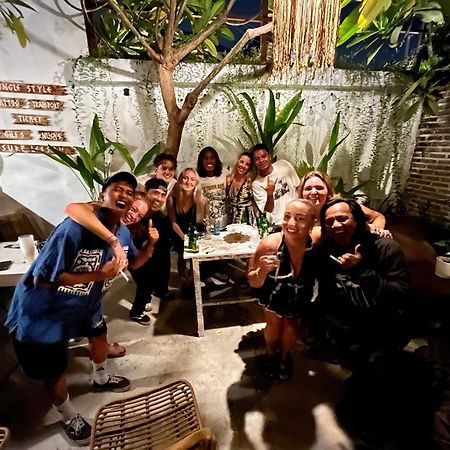 Hostel The Jungle House Canggu Exterior foto