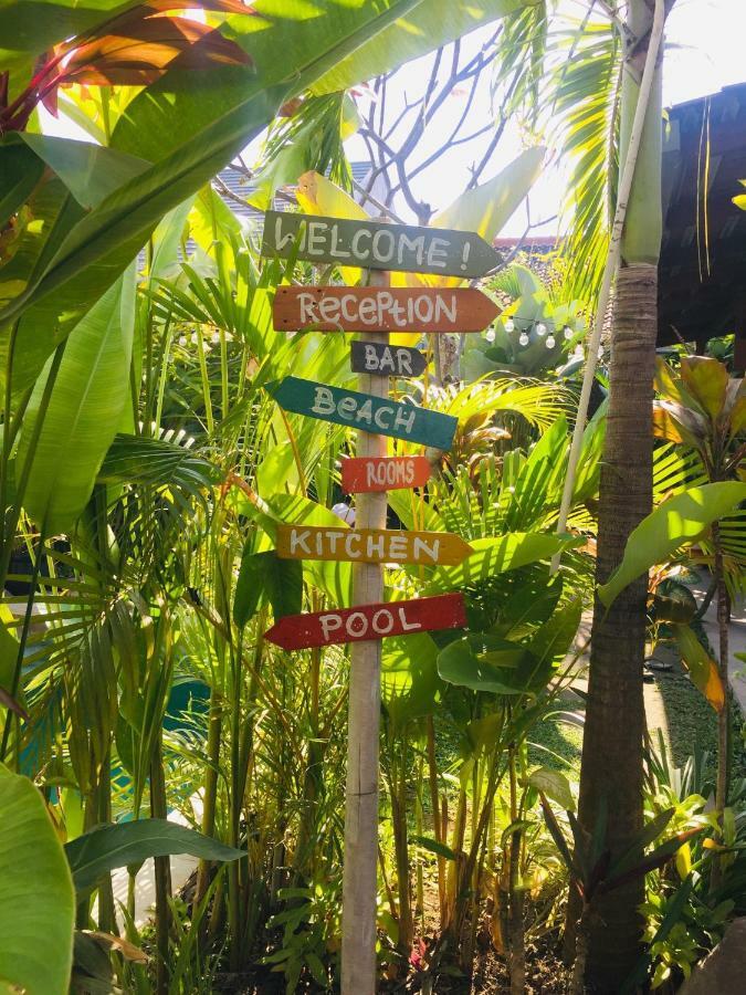 Hostel The Jungle House Canggu Exterior foto